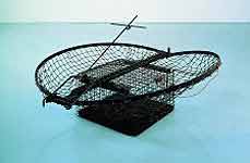 Andreas Slominski, Hawk Trap (Habichtfalle), 1999